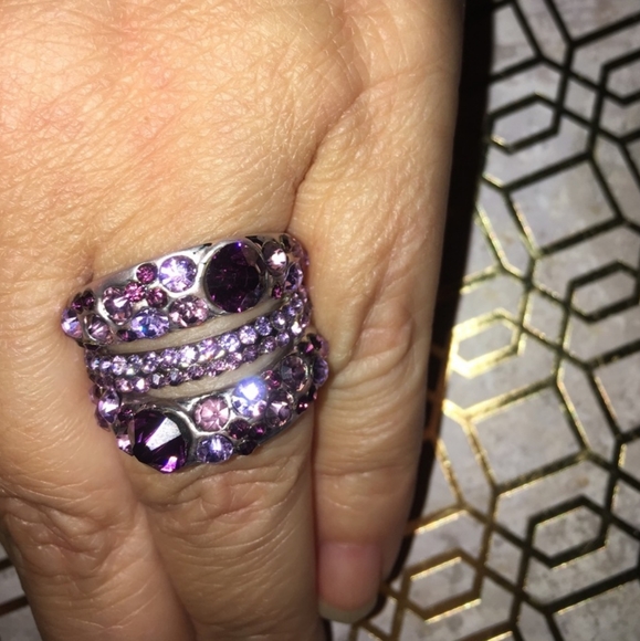 Ring - Picture 3 of 4